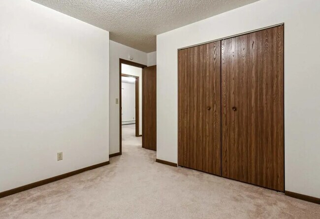 Eastmoor Apartments & Townhomes