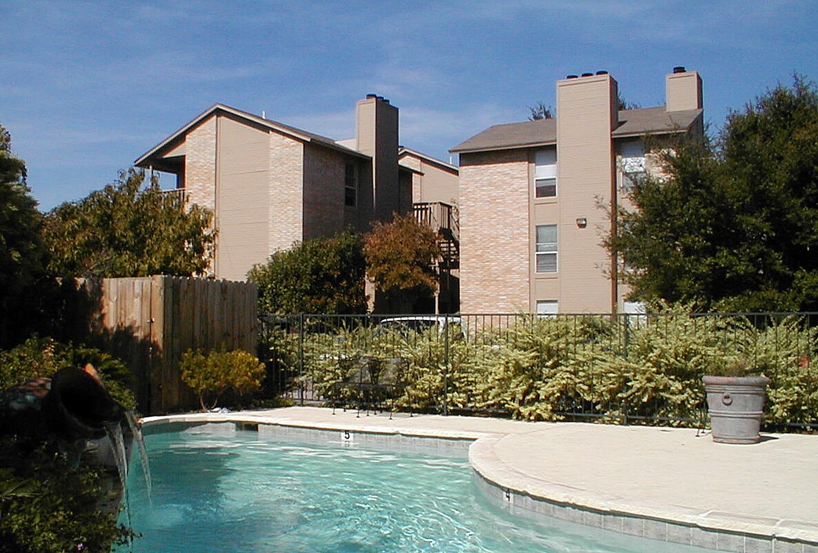 Pool - Peyton Place Apartments