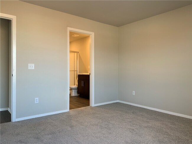 Photo - 2525 E Fox Mdw St