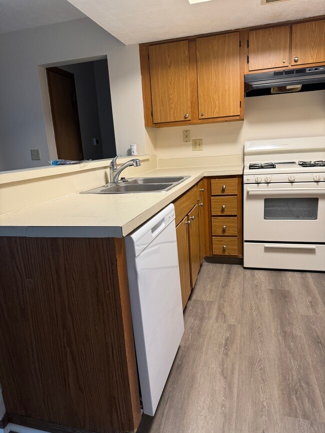 Photo - 5345 Stonemeadow Ave Unit E