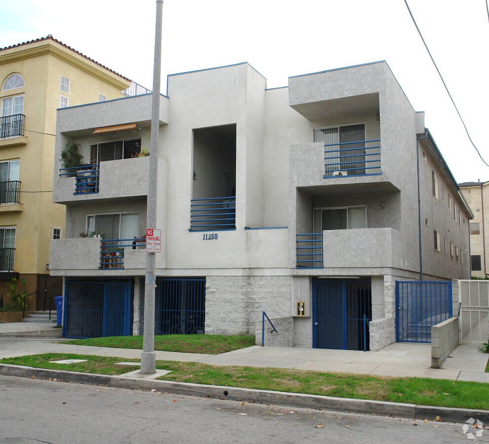 Photo - 11250 Huston St