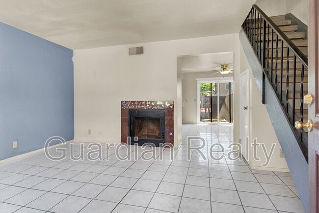 Photo - 4312 Lynnann