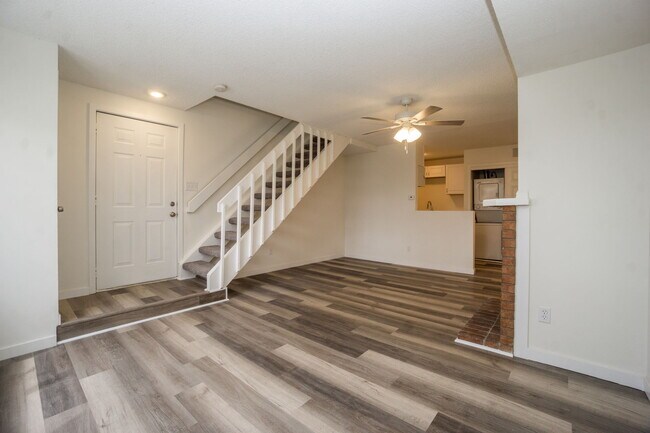 Photo - 4901 Garrison St