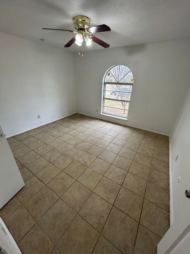 Photo - Step inside and be captivated by the warmth of this House!