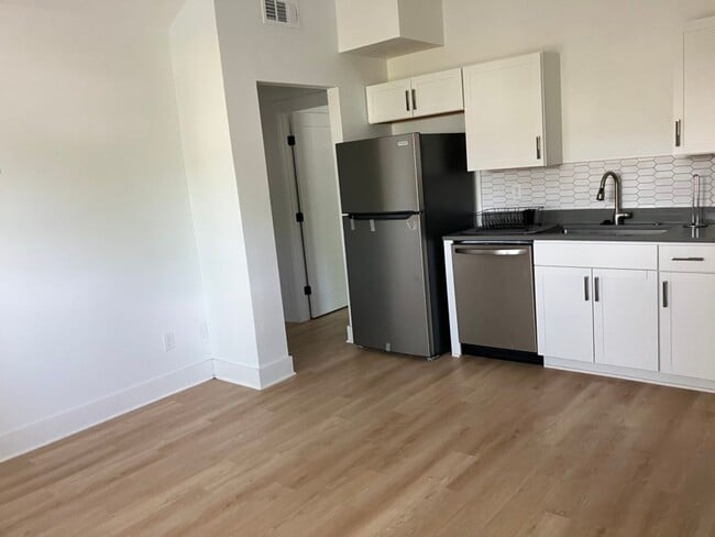 Photo - 717 N 9th St