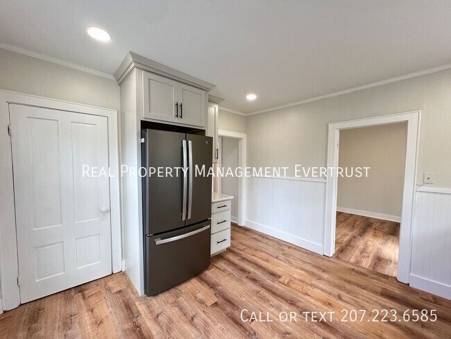 Photo - 249 Lincoln St Unidad -