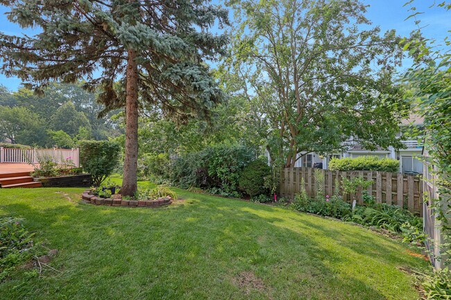 Photo - 1356 Larchmont Dr