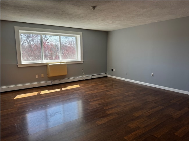 Photo - 215 Winter St