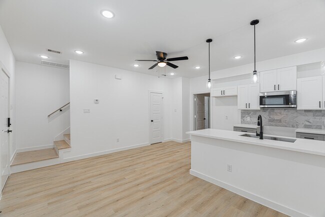 Photo - 7126 Bywood St