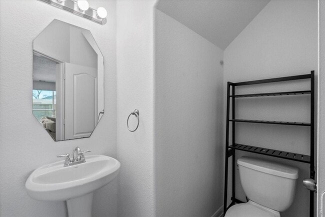 Photo - 17114 Amarose Dr