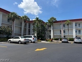 Building Photo - 1700 Pine Valley Dr Unit 317