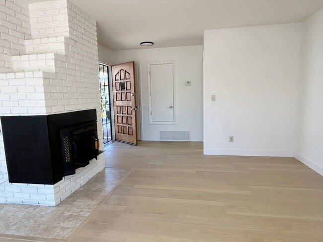 Photo - 946 Maryann Dr
