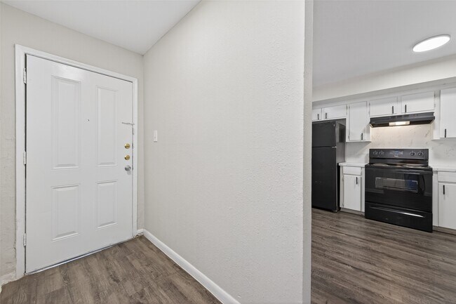 Photo - 427 Hollyvale Dr Unit 20