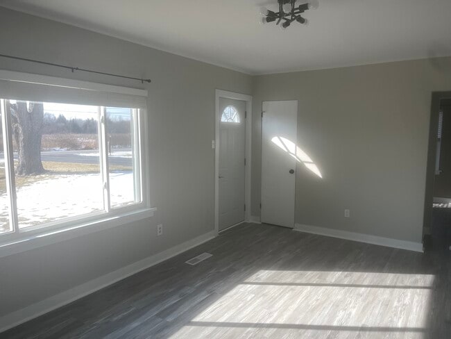 Photo - 512 E 77th Ave