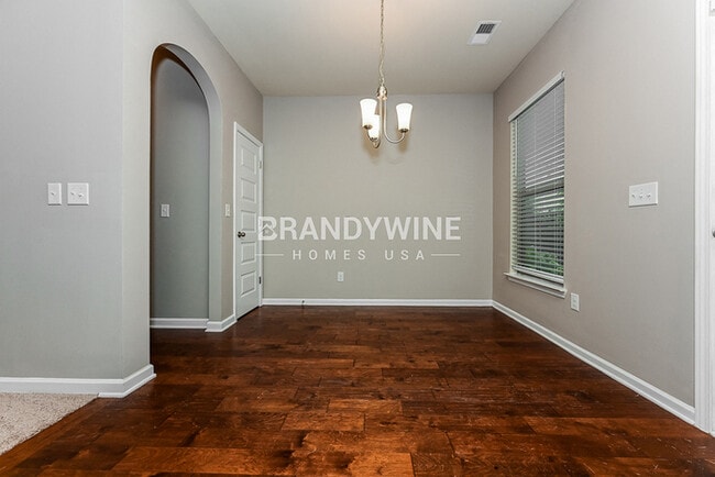 Photo - 230 Emporia Loop