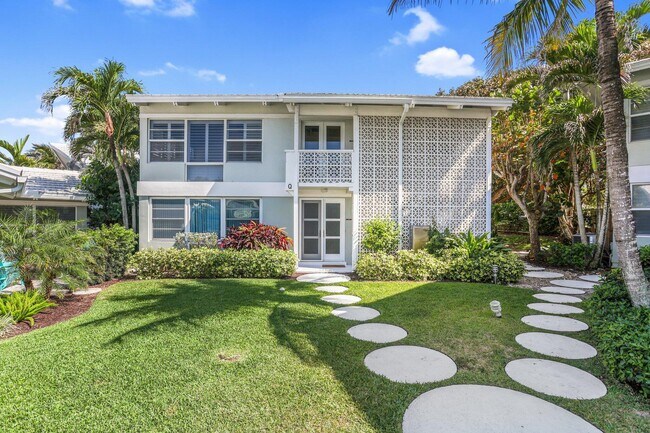 Building Photo - 320 S Ocean Blvd Unit L-Q