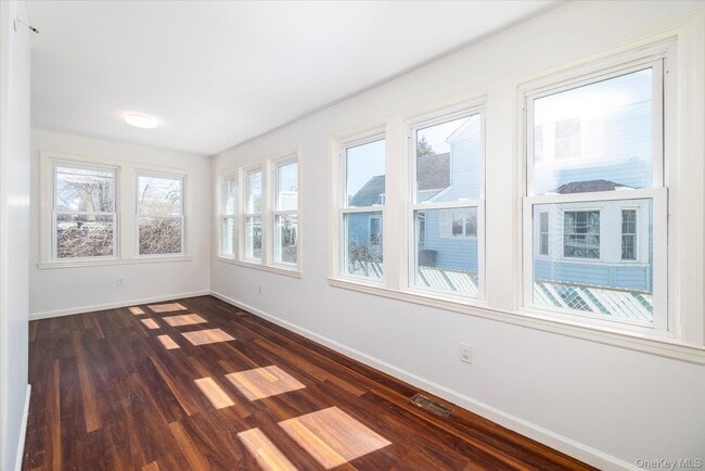 Photo - 31 N Lewis Pl