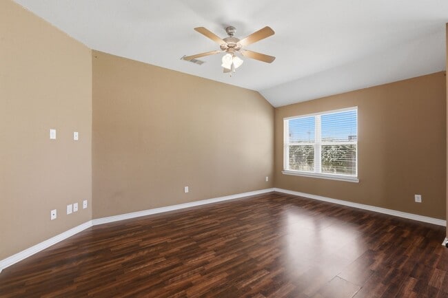 Photo - Spacious 3/2 Available for Lease in Bryan/College Station