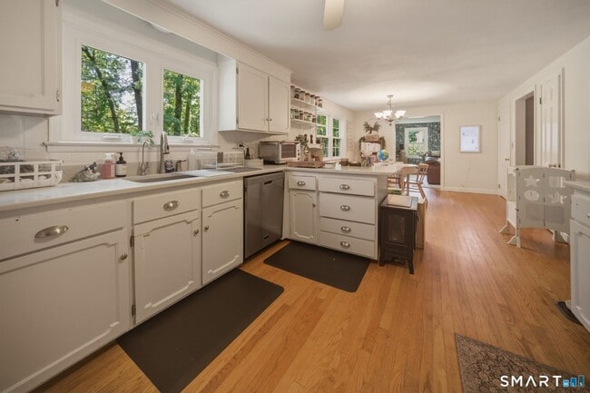 Photo - 32 Fox Den Rd