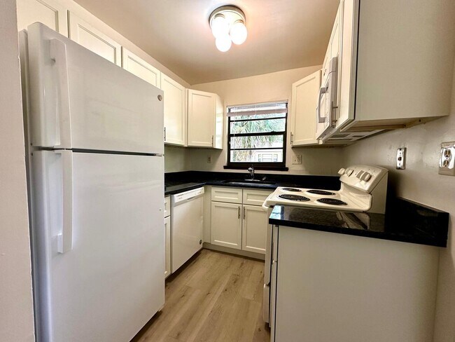 Photo - 1244 N Haverhill Rd Unidad 4