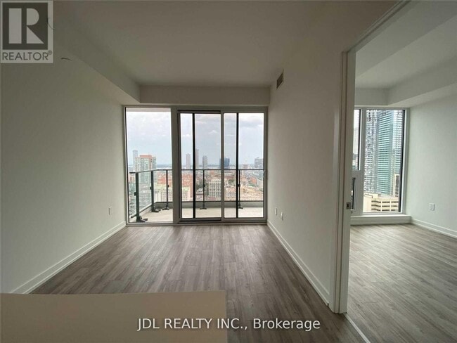 Photo - 77 Shuter St Unité 2603