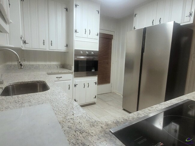 Photo - 2989 King Alfred Dr