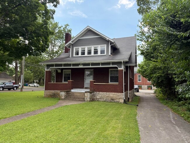 Building Photo - 1815 Nicholasville Rd Rental