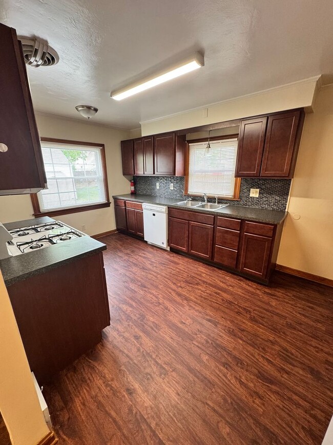 Photo - 212 E Kline St