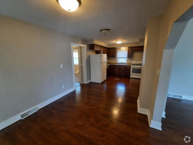 Building Photo - 3 Bedroom, 2 Bathroom Home with 1+ car att...