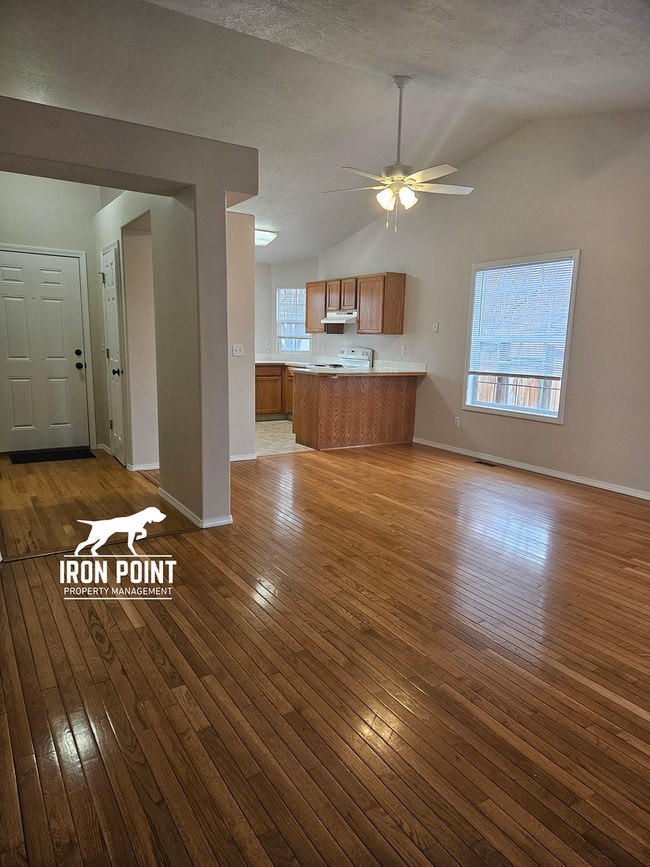 Photo - Candlestick Park Sub-3bed/2bath w/2 car ga...