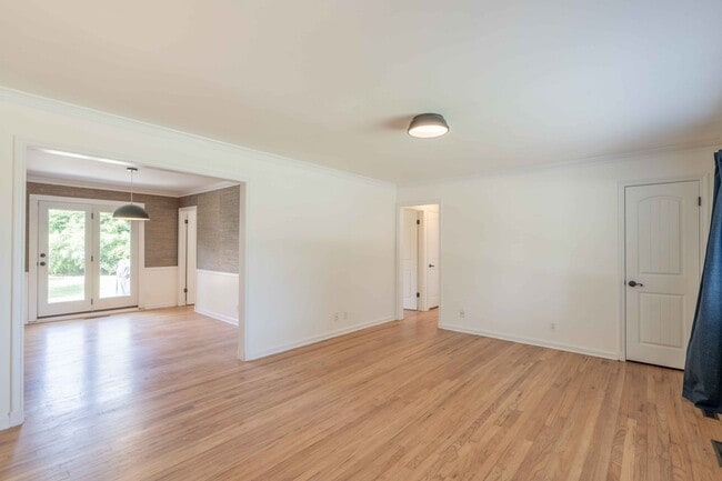 Photo - Stunning 3 Bed 2 Bath In Great Area