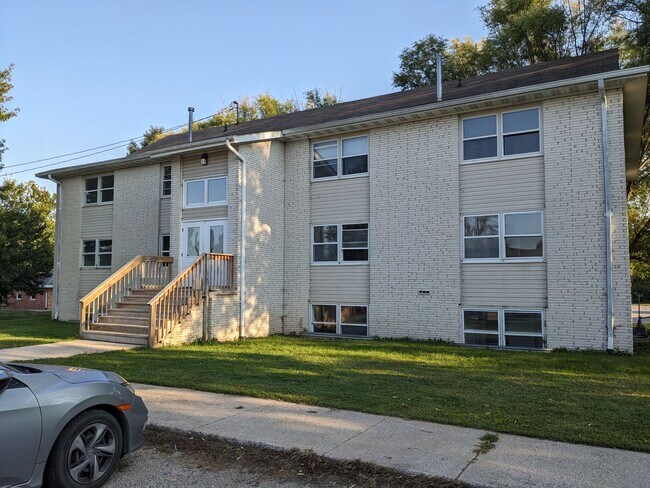 Building Photo - 502 W Market St