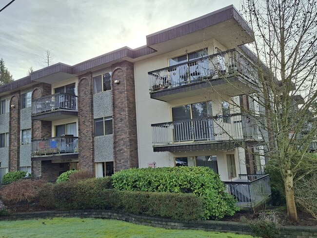 Photo - 1320 King Albert Ave