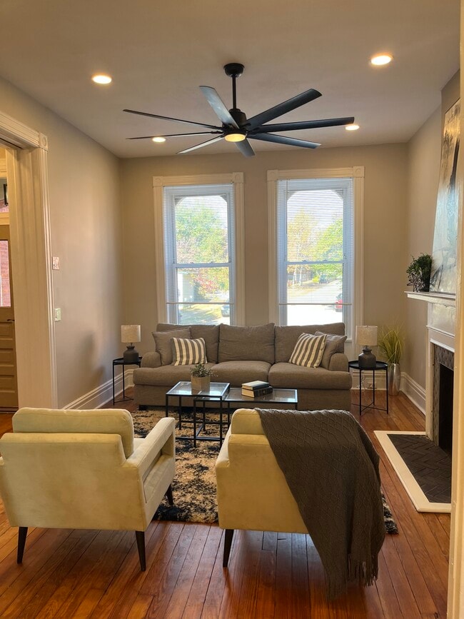 Photo - 1936 Arsenal St