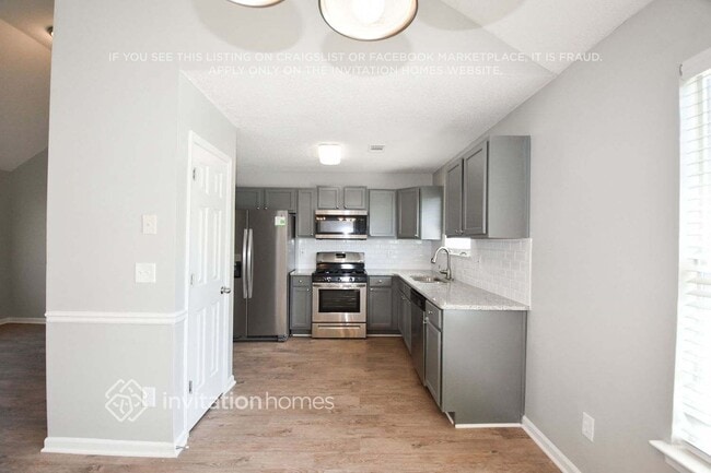 Photo - 3882 Arabian Way SW