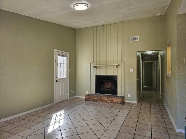 Photo - 1305 Bonnie Brae St