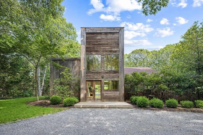 Building Photo - 26 Woodland Way