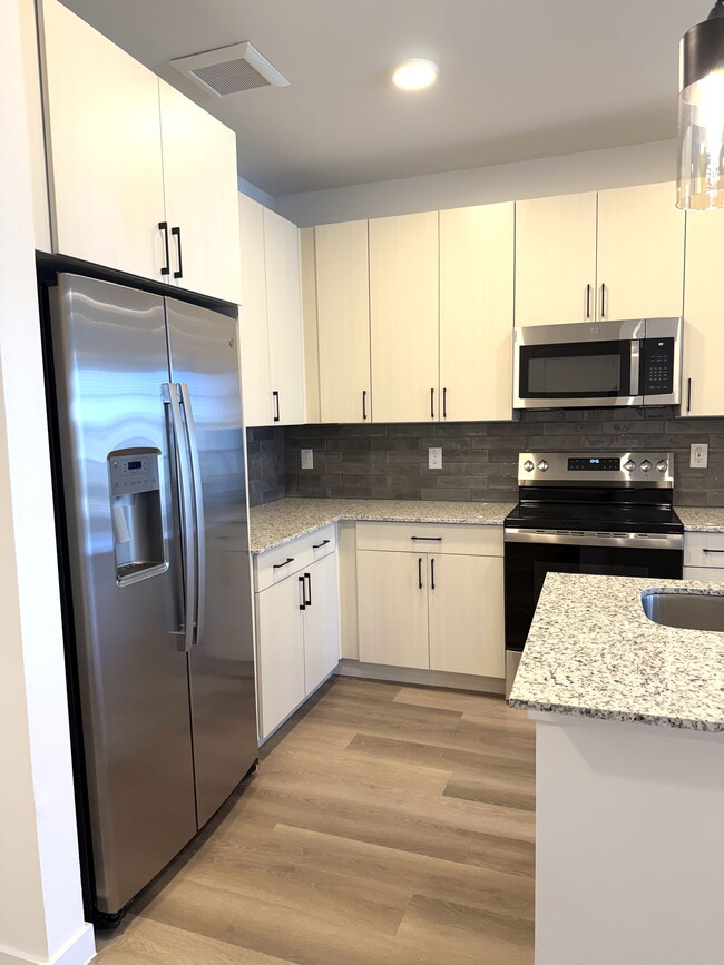 Building Photo - 13220 Farm to Market Road 973 Apt #10108, ... Unit 10108