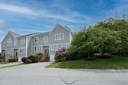 Building Photo - 65 Bayberry Ln Unit 65
