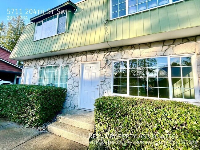 Building Photo - 2 Bed/1.5 Bath in Lynnwood! **Remodeled Ki... Unit 2 Rental