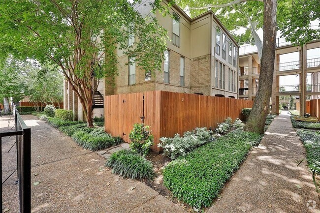 Building Photo - 4647 Wild Indigo St Unit 361 Rental