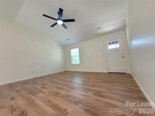 Photo - 115 Dorchester Ln