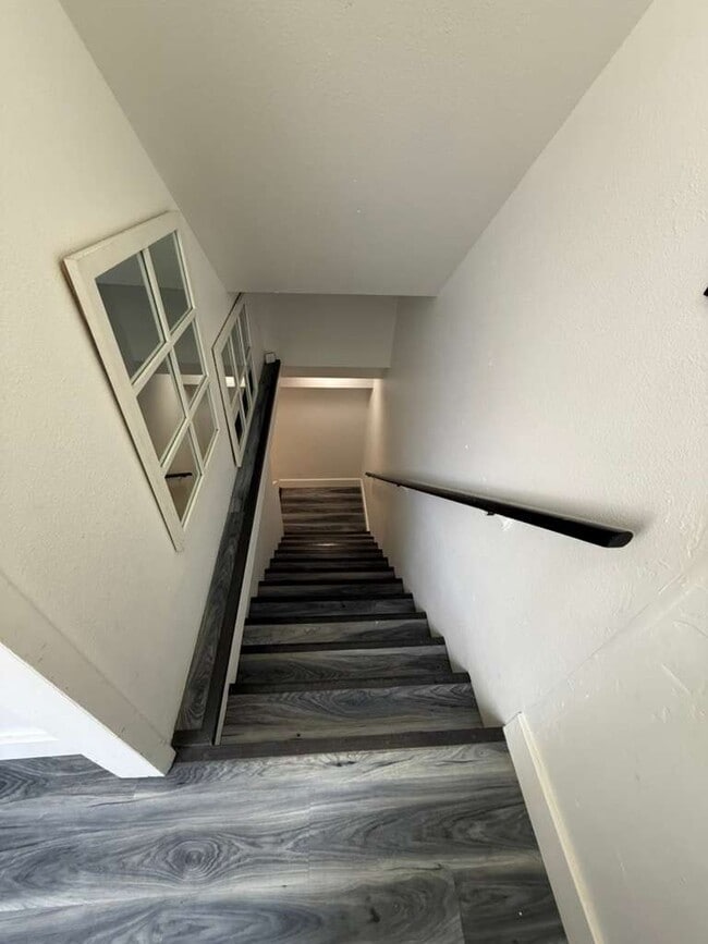 Photo - 706 E Stuart St Unit Atrium Apartment