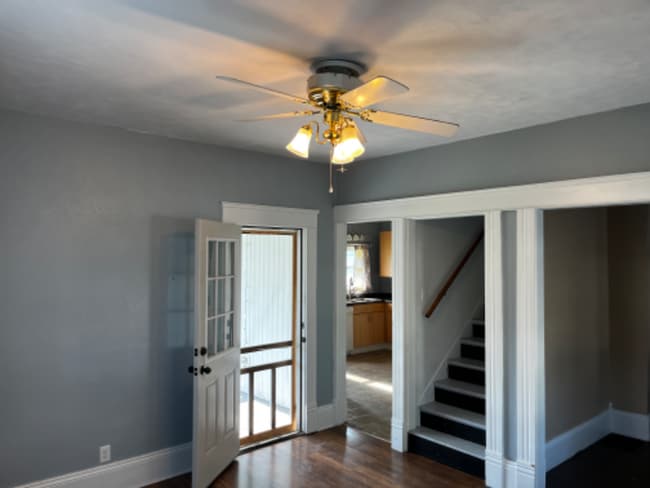 Photo - 900 Stilwell Ave