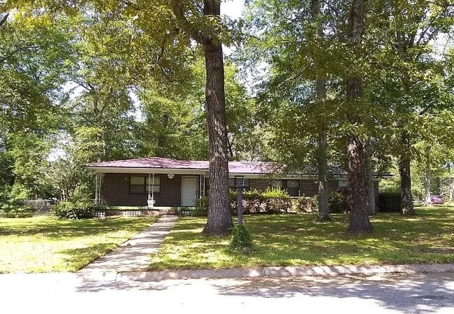 Building Photo - 1000 Fairlane Dr