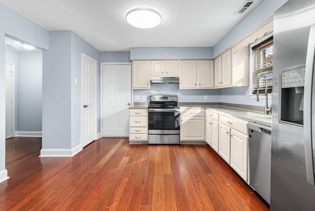 Photo - 1305 Eaglewood Dr