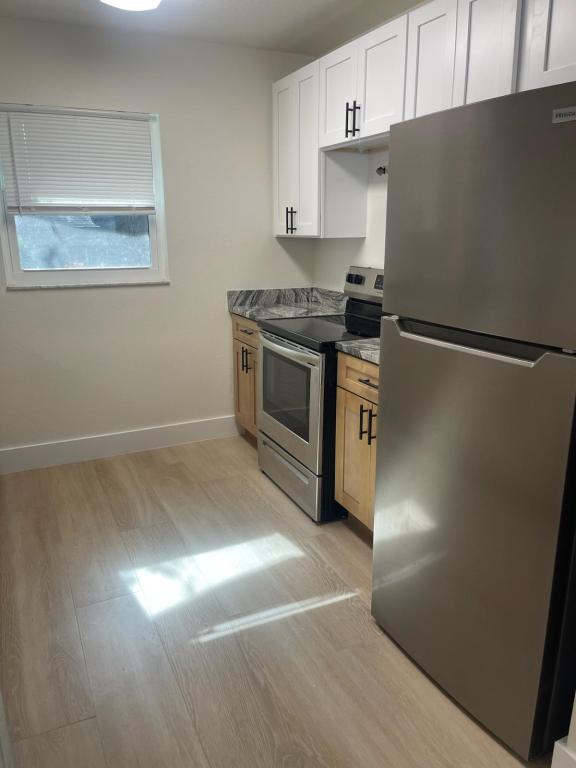 Photo - 1552 S Myrtle Ave