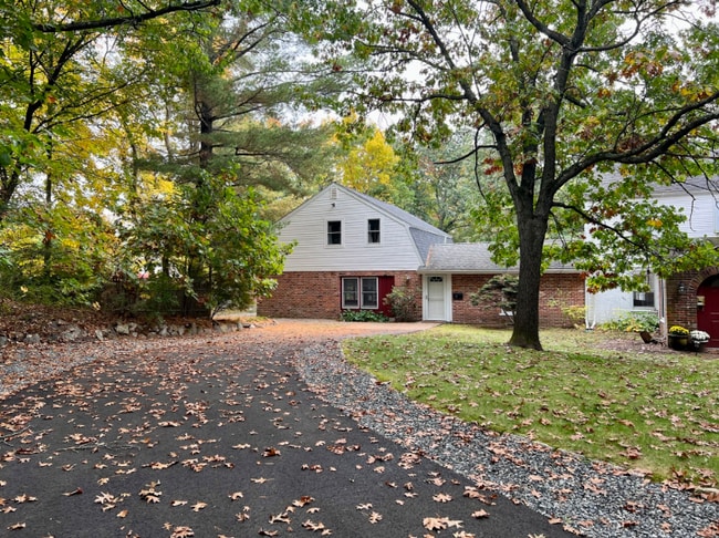 Building Photo - 46 Auburndale Ave