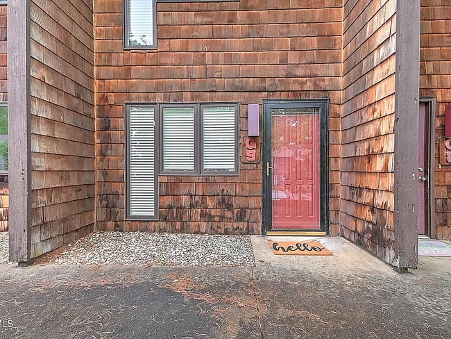 Building Photo - 115 Beechnut St