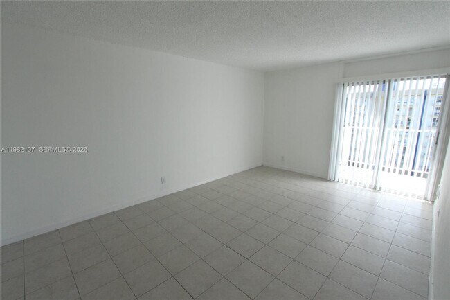 4550 NW 9th St Unidad 815E